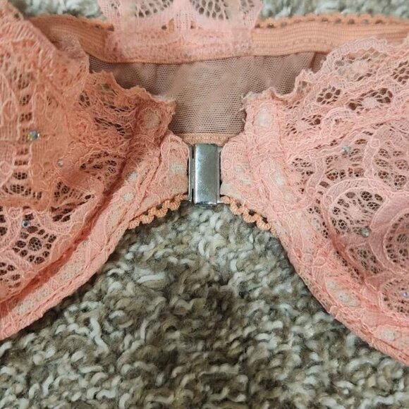 Victoria's Secret bra - Picture 5 of 5